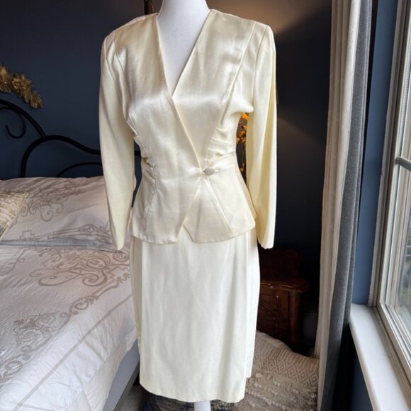 80s Vintage Cream Satin Skirt Suit - Picture 3 of 16